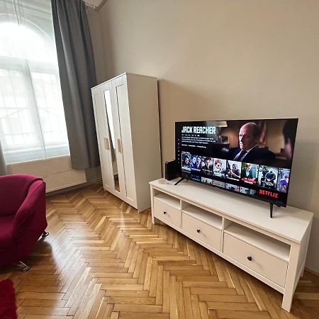 Fullmoon Apartments 2 Szeged Extérieur photo