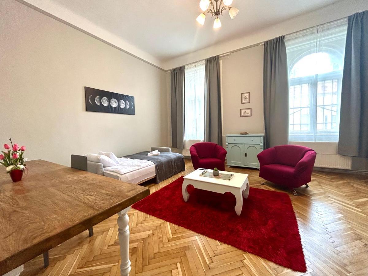 Fullmoon Apartments 2 Szeged Extérieur photo